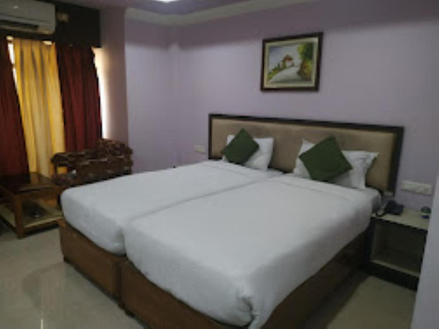 Gokul Plaza Hotel Bhubaneswar Exterior foto