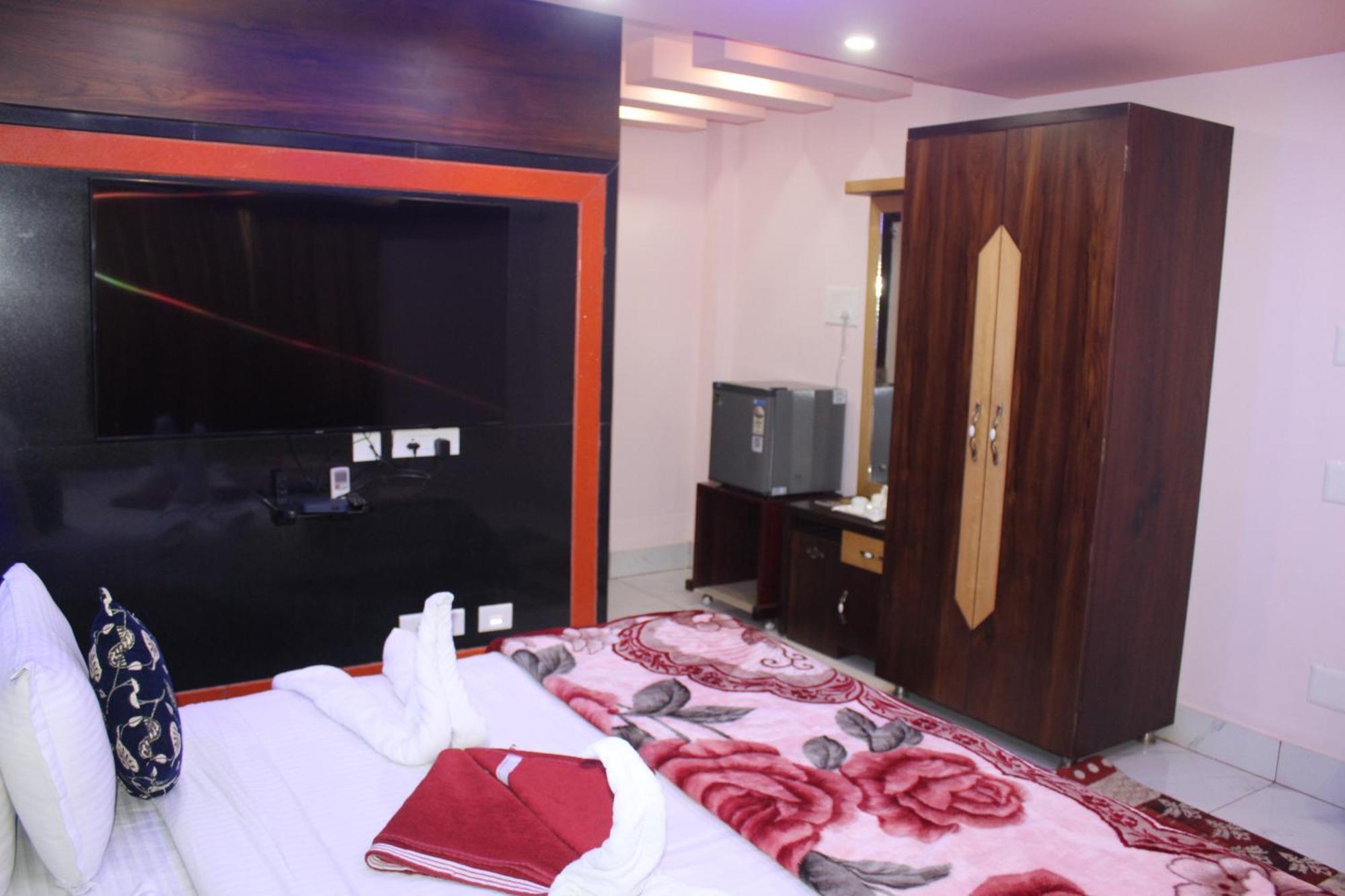 Gokul Plaza Hotel Bhubaneswar Exterior foto