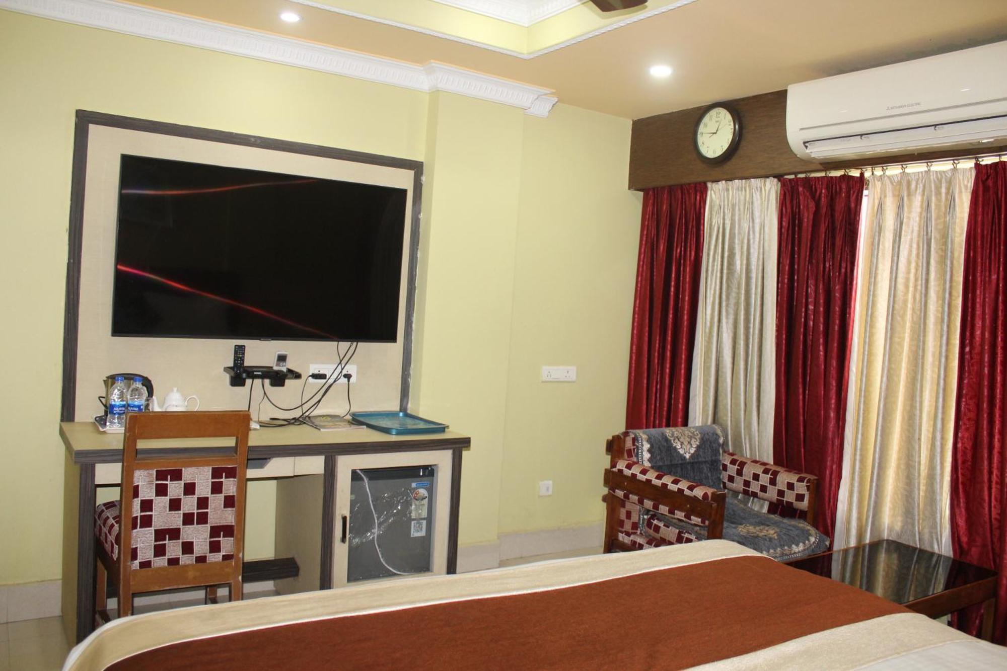 Gokul Plaza Hotel Bhubaneswar Exterior foto