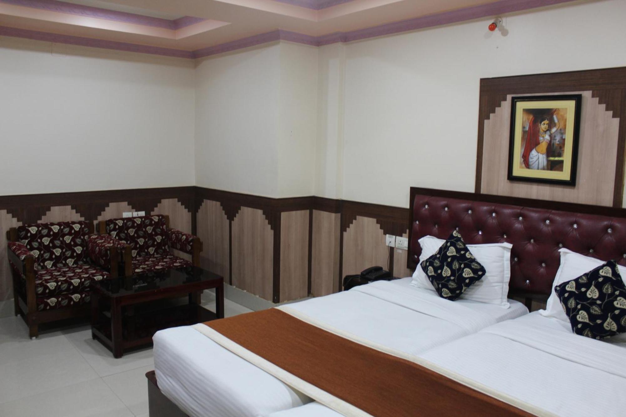 Gokul Plaza Hotel Bhubaneswar Exterior foto