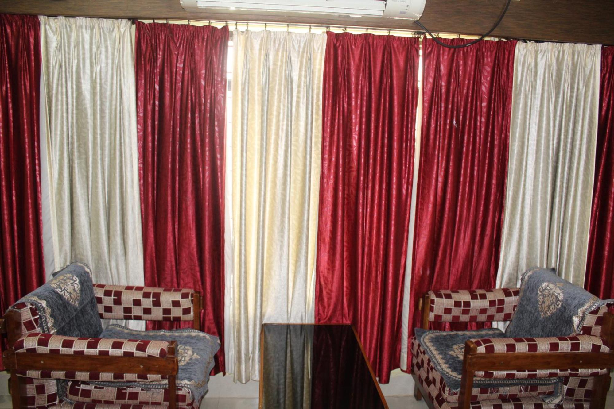 Gokul Plaza Hotel Bhubaneswar Exterior foto