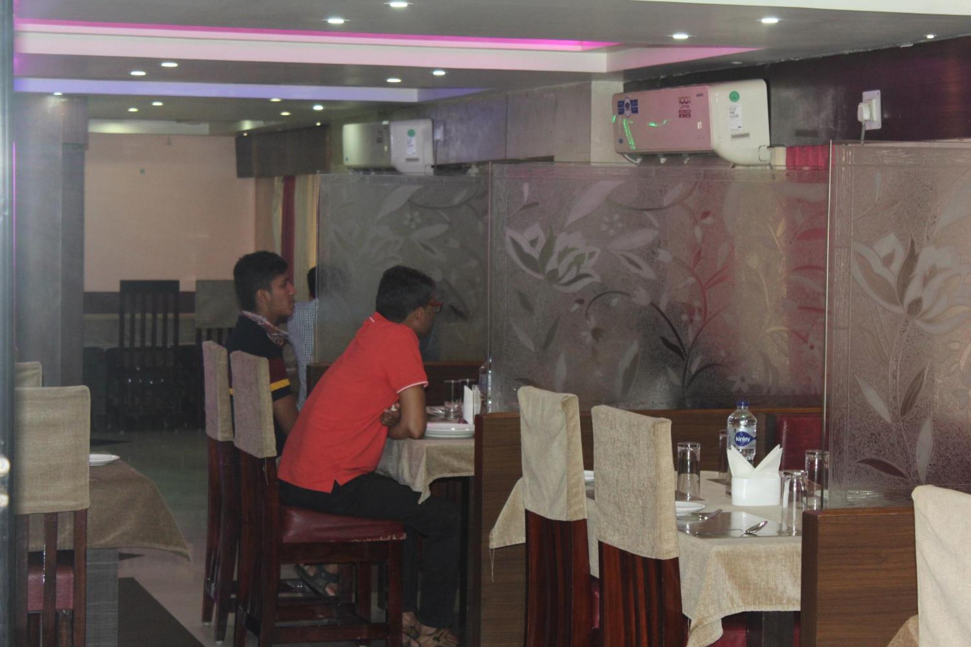 Gokul Plaza Hotel Bhubaneswar Exterior foto